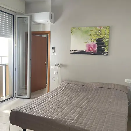 Siesta Aparthotel 3*