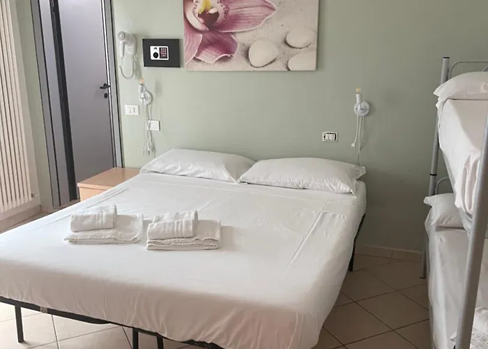 赛斯塔公寓式酒店 4* 里米尼