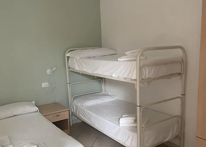 赛斯塔公寓式酒店 4* 里米尼