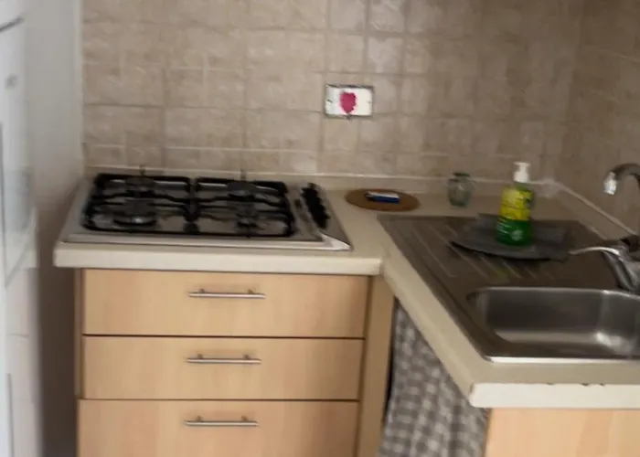 赛斯塔公寓式酒店 4* 里米尼