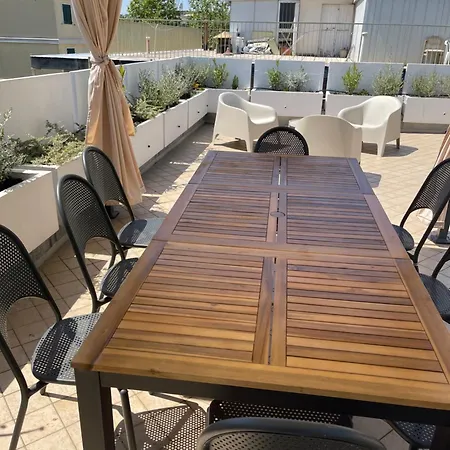 Siesta Aparthotel 3*